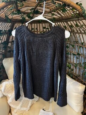 Classic Women's Crewneck Sweater - Charcoal Gray